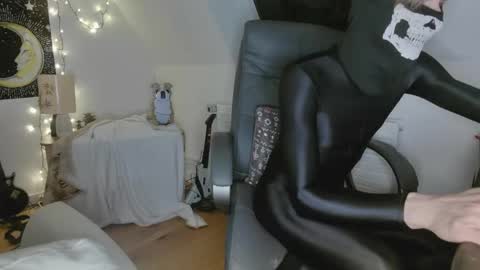 Nyl0nnickb0y online show from 04/12/26, 07:19