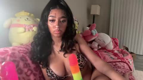 nylasinns online show from 05/23/26, 01:55