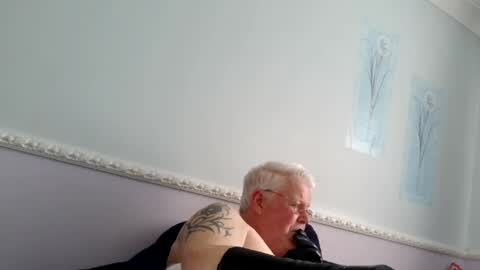 stockings  suspenders mad online show from 05/11/26, 04:37