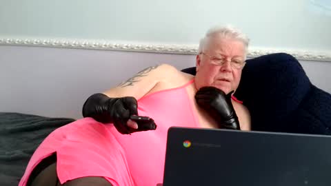 stockings  suspenders mad online show from 05/18/26, 04:46