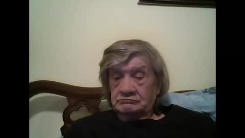 Snapshot of nylonloverll_1965 chatting on 04/14/26, 10:16 nylonloverll_1965 online show from 04/14/26, 10:16