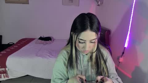 Snapshot of nymph_frida chatting on 12/04/24, 03:48 Frida online show from 12/04/24, 03:48