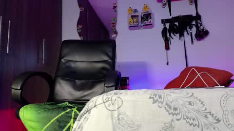 Snapshot of nymphobuddies chatting on 03/01/26, 04:42 David and Steven Independents online show from 03/01/26, 04:42