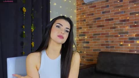 Snapshot of nyrasolace chatting on 12/22/25, 08:11 Megan NEXT STREAM online show from 12/22/25, 08:11