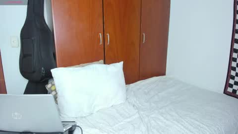 Laura nyu online show from 12/28/24, 03:47