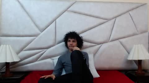 nyx_and_arian online show from 04/08/26, 01:27