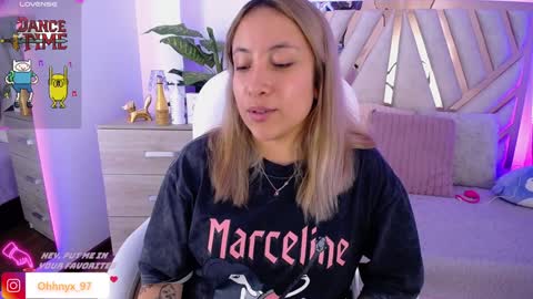 Alex   .    online show from 01/25/25, 08:21