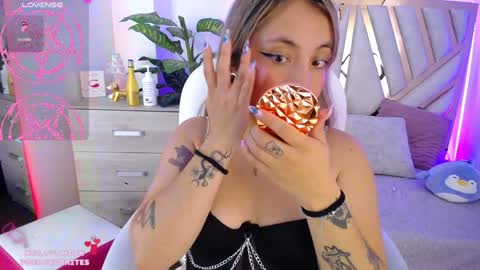 Alex   .    online show from 01/31/25, 08:54