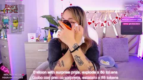 Alex   .    online show from 02/26/25, 08:33