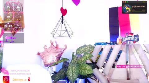 Alex   .    online show from 09/28/25, 09:25