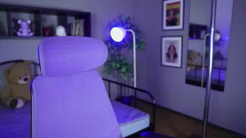 Snapshot of nyx_dolll chatting on 11/25/25, 04:56 Nyx Doll online show from 11/25/25, 04:56