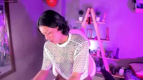 Snapshot of nyxmoonhells chatting on 11/14/25, 09:35 Nyx online show from 11/14/25, 09:35