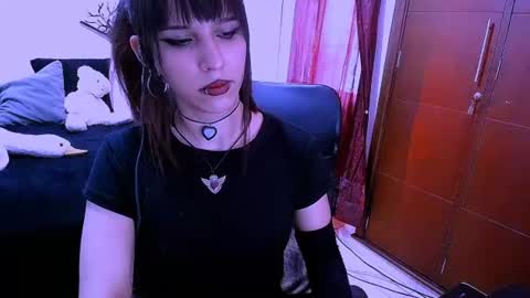 Snapshot of nyxxei chatting on 07/23/26, 09:02 Nyxxei online show from 07/23/26, 09:02
