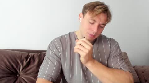 Snapshot of o_r_b_i_t chatting on 12/18/24, 09:58 o_r_b_i_t online show from 12/18/24, 09:58