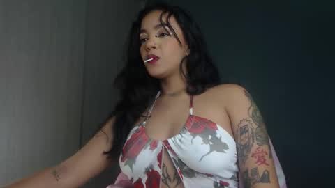 Snapshot of obeyval chatting on 10/14/25, 01:06 Vale online show from 10/14/25, 01:06