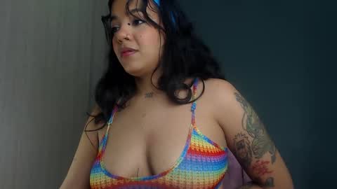 Snapshot of obeyval chatting on 10/15/25, 02:01 Vale online show from 10/15/25, 02:01