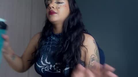 Snapshot of obeyval chatting on 10/31/25, 10:00 Vale online show from 10/31/25, 10:00