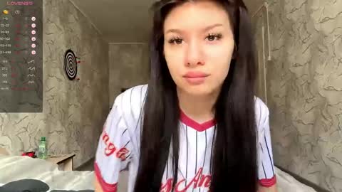 Amelia online show from 05/18/26, 05:02