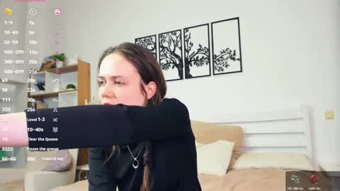 Elis online show from 04/12/26, 08:25