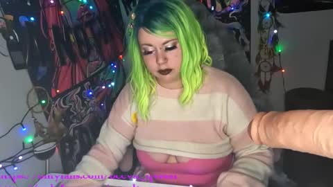 occvlt qveen online show from 01/18/25, 12:24