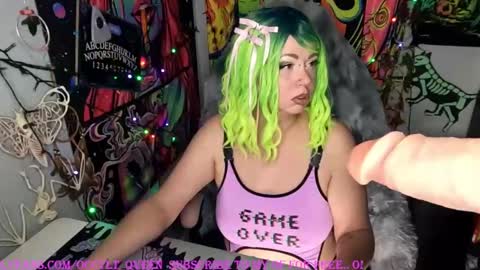 occvlt qveen online show from 09/21/25, 10:44