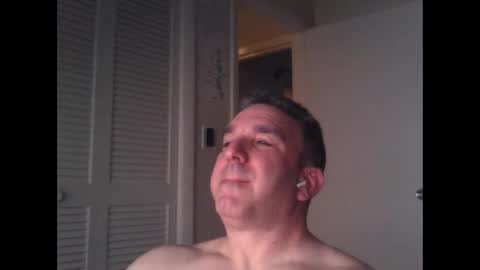 Snapshot of oceanmanx chatting on 02/14/25, 06:56 Ocean online show from 02/14/25, 06:56