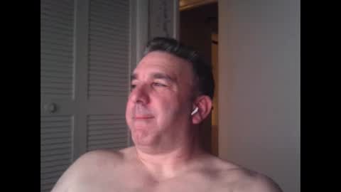 Snapshot of oceanmanx chatting on 03/03/25, 04:36 Ocean online show from 03/03/25, 04:36