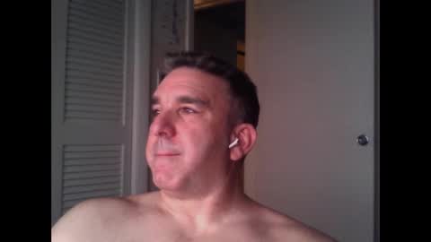 Snapshot of oceanmanx chatting on 09/29/25, 02:38 Ocean online show from 09/29/25, 02:38