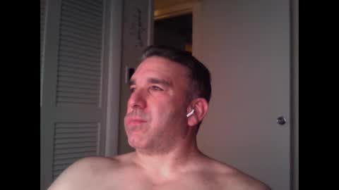 Snapshot of oceanmanx chatting on 10/01/25, 12:38 Ocean online show from 10/01/25, 12:38