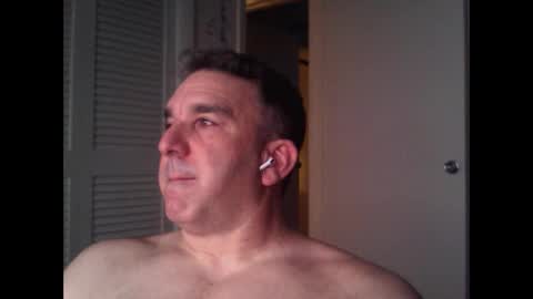 Snapshot of oceanmanx chatting on 10/02/25, 02:40 Ocean online show from 10/02/25, 02:40