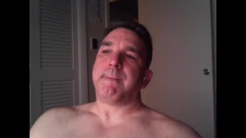 Snapshot of oceanmanx chatting on 10/18/25, 03:42 Ocean online show from 10/18/25, 03:42