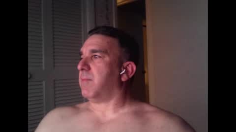 Snapshot of oceanmanx chatting on 10/26/25, 03:01 Ocean online show from 10/26/25, 03:01