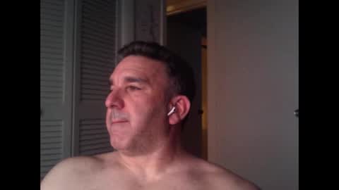 Snapshot of oceanmanx chatting on 11/02/25, 01:52 Ocean online show from 11/02/25, 01:52