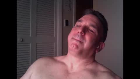 Snapshot of oceanmanx chatting on 11/21/25, 05:39 Ocean online show from 11/21/25, 05:39