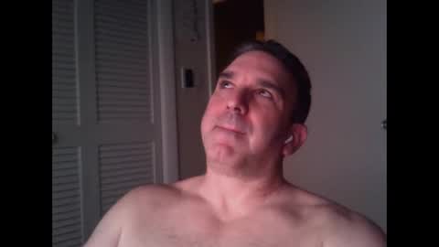 Snapshot of oceanmanx chatting on 12/14/25, 03:01 Ocean online show from 12/14/25, 03:01