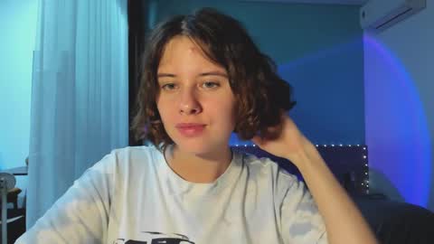 Snapshot of octopussy69x chatting on 01/04/25, 11:43 Evie online show from 01/04/25, 11:43