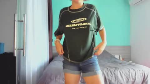 Snapshot of octopussy69x chatting on 02/04/25, 04:15 Evie online show from 02/04/25, 04:15