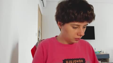 Snapshot of octopussy69x chatting on 12/18/25, 05:35 Evie online show from 12/18/25, 05:35