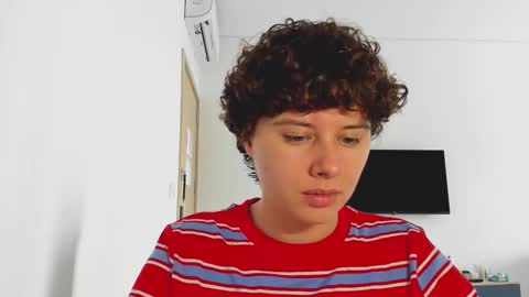 Snapshot of octopussy69x chatting on 02/06/26, 05:34 Evie online show from 02/06/26, 05:34