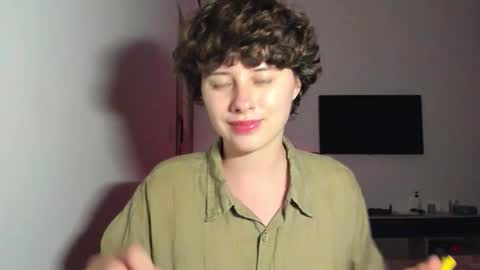 Snapshot of octopussy69x chatting on 02/25/26, 01:43 Evie online show from 02/25/26, 01:43