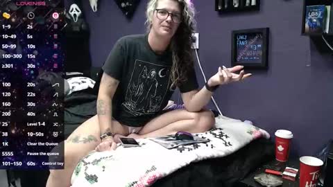 Snapshot of oddywithabody chatting on 11/05/25, 05:29 Oddy With A Body online show from 11/05/25, 05:29