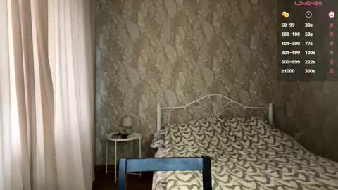 Mia online show from 12/21/25, 09:05