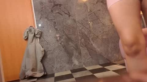 Snapshot of odette_b chatting on 11/09/25, 12:58 odette_b online show from 11/09/25, 12:58