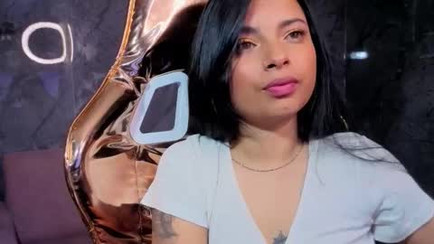 Snapshot of odette_b chatting on 11/16/25, 03:23 odette_b online show from 11/16/25, 03:23