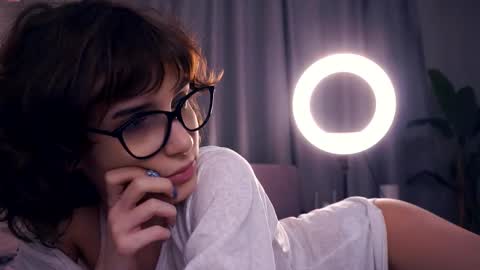 Thea online show from 11/02/25, 06:21