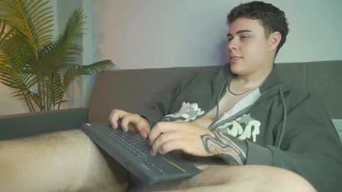 Snapshot of odin_blake chatting on 12/27/24, 03:42 ODIN online show from 12/27/24, 03:42