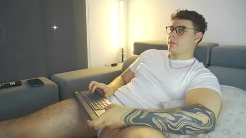 Snapshot of odin_blake chatting on 02/13/25, 02:23 ODIN online show from 02/13/25, 02:23