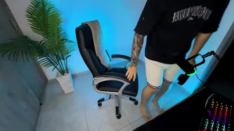 Snapshot of odin_blake chatting on 10/09/25, 02:09 ODIN online show from 10/09/25, 02:09