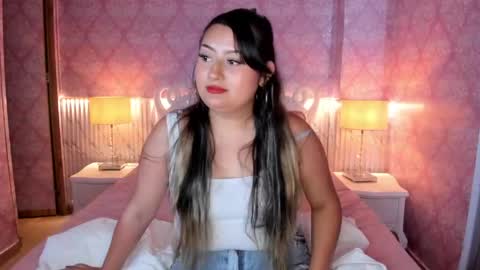 Mia online show from 05/25/26, 07:20