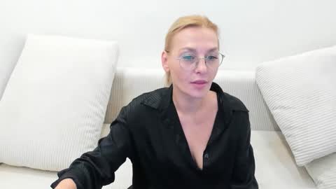 Snapshot of oeigesmik chatting on 04/04/26, 11:46 oeigesmik online show from 04/04/26, 11:46